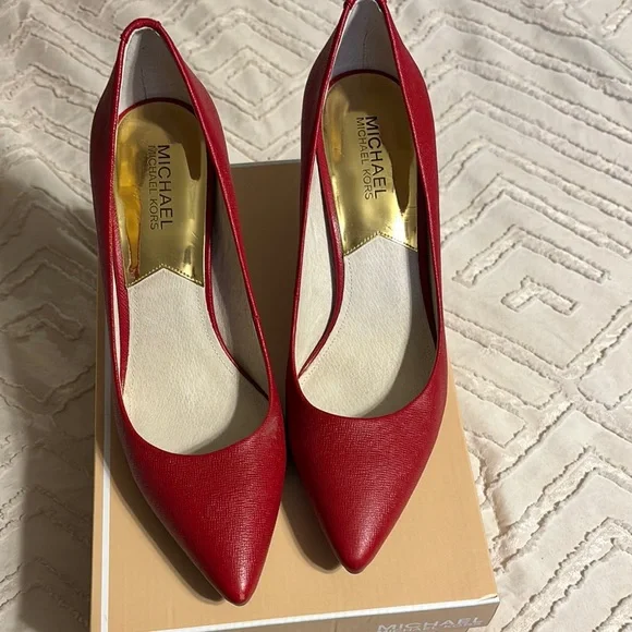 MICHAEL Michael Kors Red Elegant Heels - Picture 3 of 6